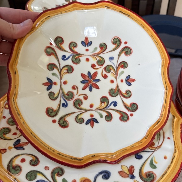 Sur La Table Vibrant Salad Plate (set of 9) - Picture 1 of 2